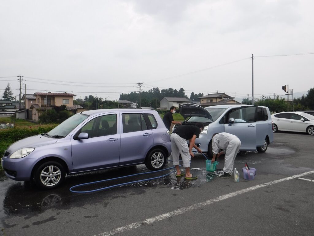 車両掃除を実施しています