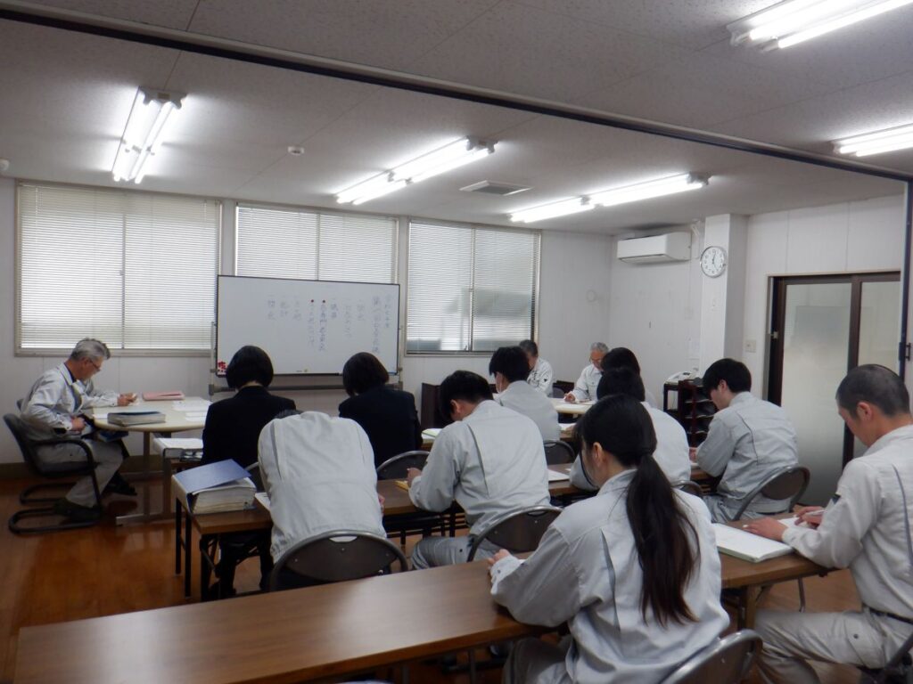 “安全はすべてに優先する”　第１回安全会議を開催しました